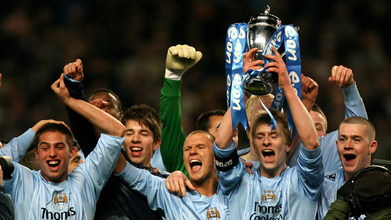 伦敦奥运马术冠军与爱驹双双安乐死，二十余年相伴征服世界赛场（相伴二十余年征战世界：伦敦奥运马术冠军与座骑相继安乐离世）