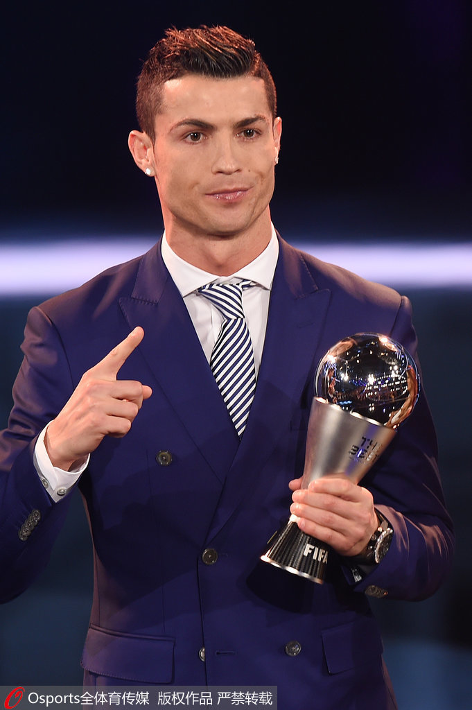 吉迪空砍28+11+11，生涯23次三双追平埃尔金·贝勒