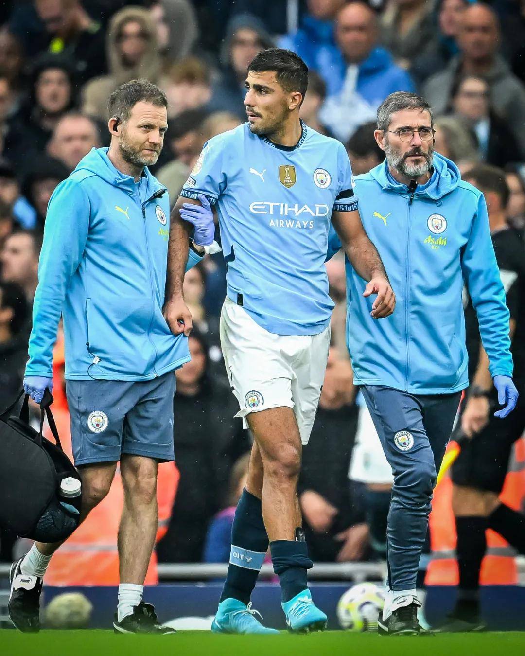 记者：曼联很乐观能成功签下谢什科，英力士已批准了这笔转会（记者称英力士已放行交易，曼联看好敲定谢什科）