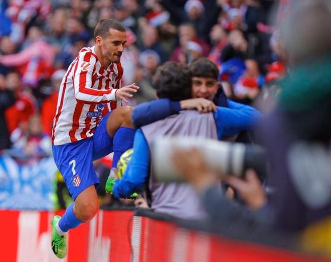 3-1！意超男排开打 尼科洛夫狂砍30分 奇维塔诺瓦迎来赛季开门红（意超男排揭幕战：奇维塔诺瓦3-1取胜，尼科洛夫砍下30分）