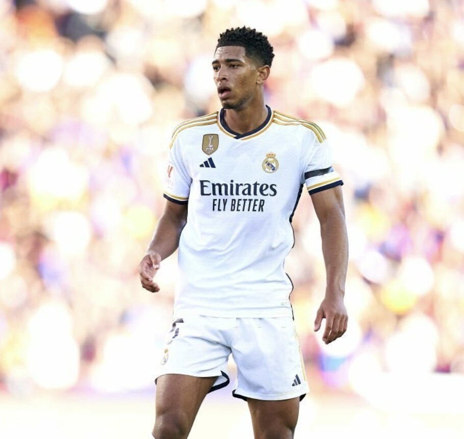 FM26逆天Bug，外场球员“闪现”至门前挡出对方主罚的点球（FM26离谱BUG： 外场球员瞬移到门前封堵对手点球）