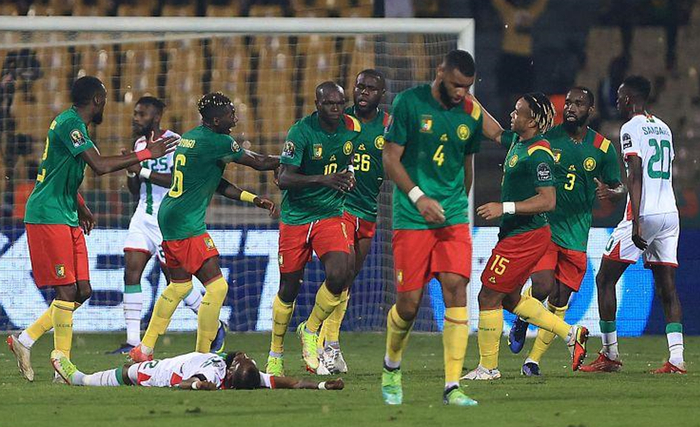 佩莱格里尼：伊斯科理应得到续约，安东尼并非故意踢到对方面部（佩莱格里尼：伊斯科配得上新合同，安东尼并非有意踢中对方面部）