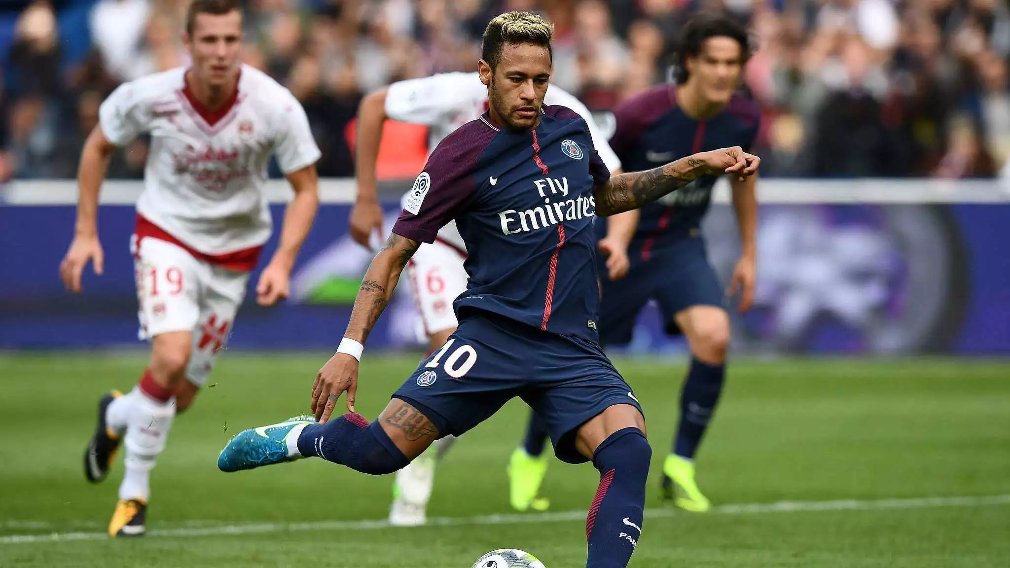 瓜帅：梅西总是做最简单的事情；想赢英超必须保持稳定（瓜迪奥拉：梅西总做最简单的选择，英超夺冠关键在于稳定）