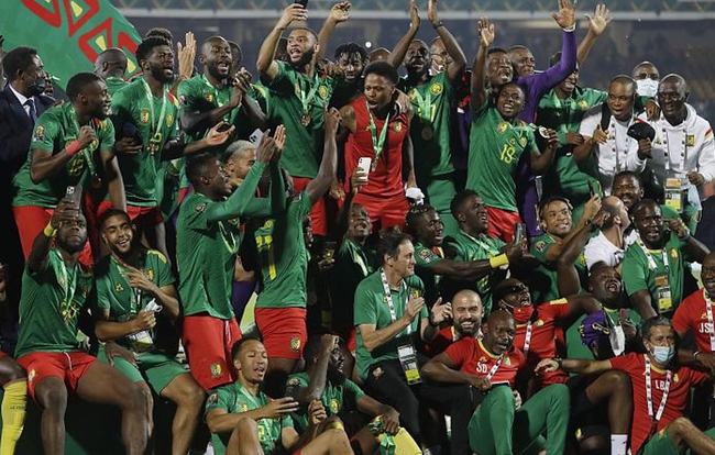 海港vs首尔：2外援PK4外援，蒯纪闻、张琳芃先发，林加德出战（海港对阵首尔：2外援迎战4外援，蒯纪闻张琳芃首发，林加德登场）