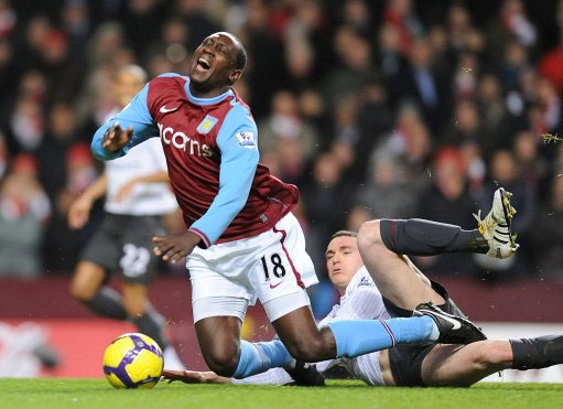 骄傲容易滋生狭隘，亚冠是为国出战，所以这个时候还...（傲气易致狭隘，亚冠承载国家荣誉，此时更应...）