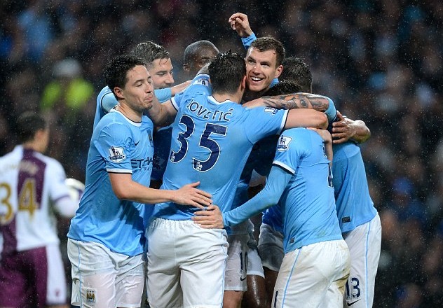 说了啥？卢克曼在被换下时与主教练尤里奇发生口角冲突（被换下不满？卢克曼与主帅尤里奇场边爆发口角）