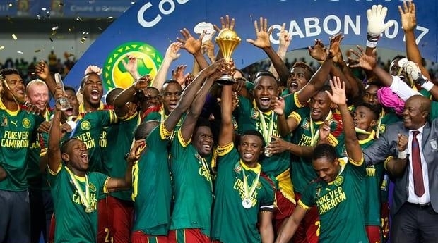 FIFA年度最佳男足教练候选：恩里克、斯洛特、弗里克在列（FIFA年度最佳男足教练候选名单出炉：恩里克、斯洛特、弗里克入选）