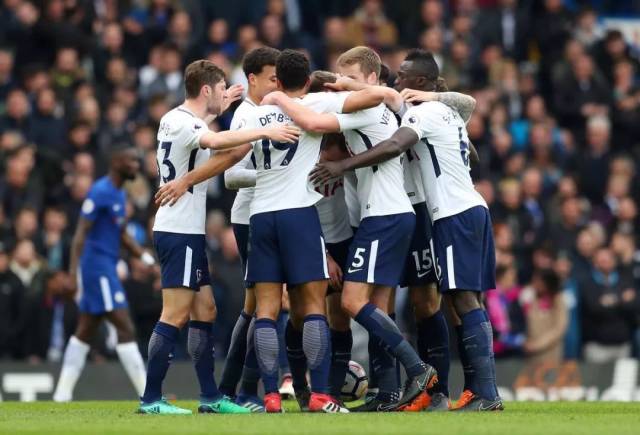 布冯谈意大利足球：我们从小就注重成绩，现在要回归技术训练（布冯：意大利足球自小偏重成绩，如今应重拾技术训练）